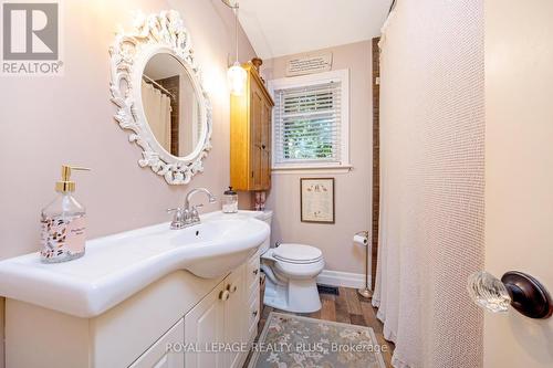 62 Nelson Court, Halton Hills, ON - Indoor Photo Showing Bathroom