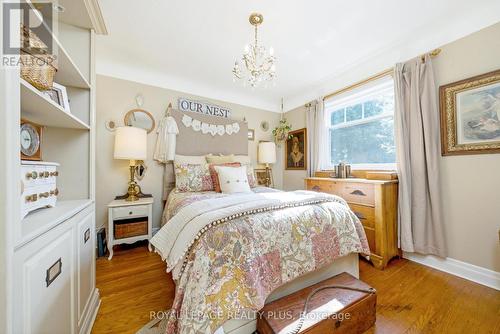 62 Nelson Court, Halton Hills, ON - Indoor Photo Showing Bedroom