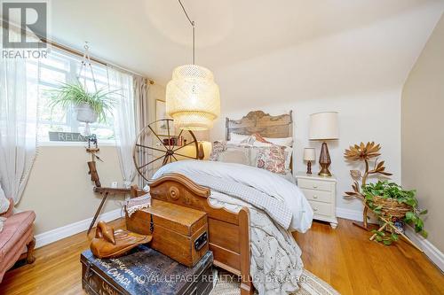 62 Nelson Court, Halton Hills, ON - Indoor Photo Showing Bedroom