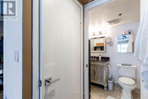 611 - 210 Victoria Street, Toronto, ON - Indoor Photo Showing Bathroom