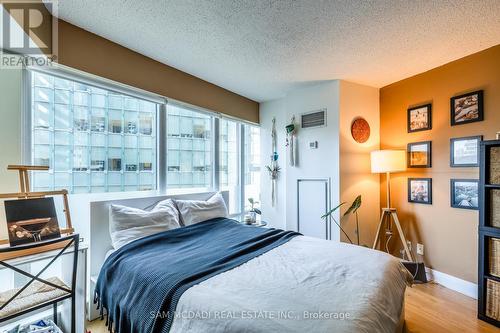 611 - 210 Victoria Street, Toronto, ON - Indoor Photo Showing Bedroom