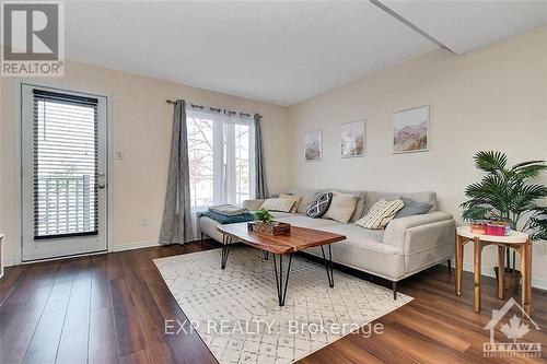 3395 Cambrian Road, Ottawa, ON - Indoor Photo Showing Living Room