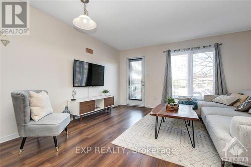 3395 Cambrian Road, Ottawa, ON - Indoor Photo Showing Living Room