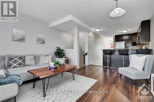 3395 Cambrian Road, Ottawa, ON - Indoor Photo Showing Living Room