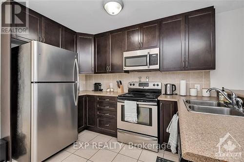 3395 Cambrian Road, Ottawa, ON - Indoor Photo Showing Kitchen With Double Sink