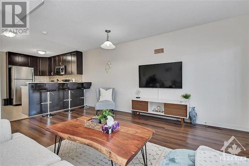 3395 Cambrian Road, Ottawa, ON - Indoor Photo Showing Living Room