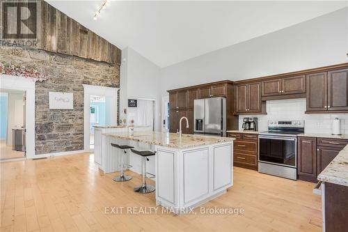 3618 Highway 34 Road, Prescott And Russell, ON - Indoor Photo Showing Kitchen With Upgraded Kitchen