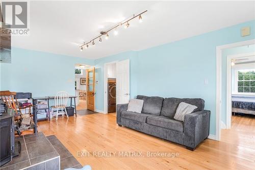 3618 Highway 34 Road, Prescott And Russell, ON - Indoor Photo Showing Living Room