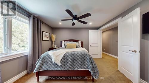 24 Berkley Crescent, London, ON - Indoor Photo Showing Bedroom