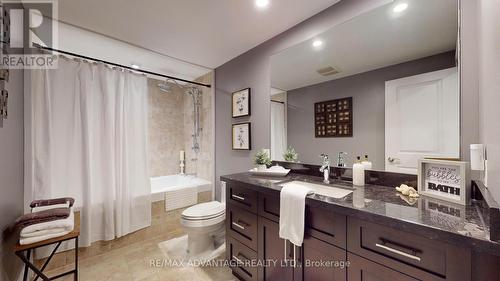 24 Berkley Crescent, London, ON - Indoor Photo Showing Bathroom