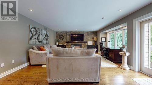 24 Berkley Crescent, London, ON - Indoor With Fireplace