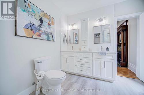 879 Hellmuth Avenue, London, ON - Indoor Photo Showing Bathroom