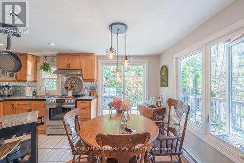 79 Northern Avenue, Galway-Cavendish And Harvey, ON - Indoor Photo Showing Dining Room