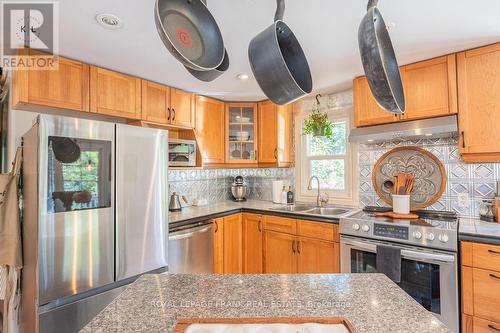 79 Northern Avenue, Galway-Cavendish And Harvey, ON - Indoor Photo Showing Kitchen With Double Sink