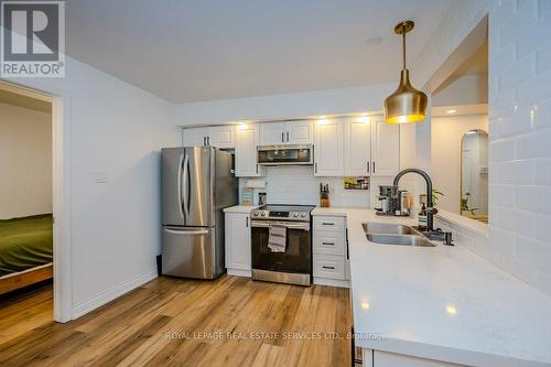 521 - 10 Douro Street, Toronto, ON - Indoor Photo Showing Kitchen With Stainless Steel Kitchen With Double Sink