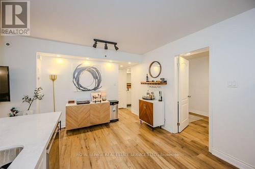 521 - 10 Douro Street, Toronto, ON - Indoor Photo Showing Other Room