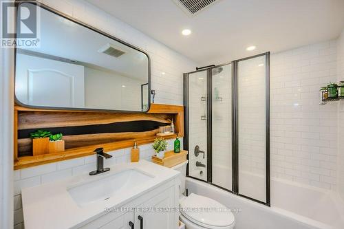 521 - 10 Douro Street, Toronto, ON - Indoor Photo Showing Bathroom