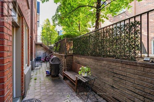 521 - 10 Douro Street, Toronto, ON - Outdoor With Exterior