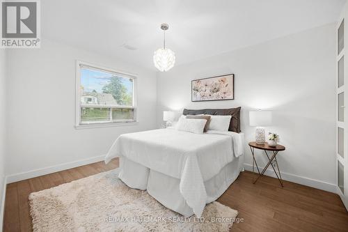 7 Veery Place, Toronto, ON - Indoor Photo Showing Bedroom