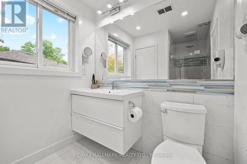 7 Veery Place, Toronto, ON - Indoor Photo Showing Bathroom