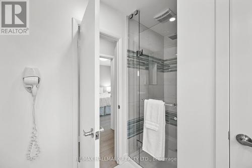 7 Veery Place, Toronto, ON - Indoor Photo Showing Bathroom