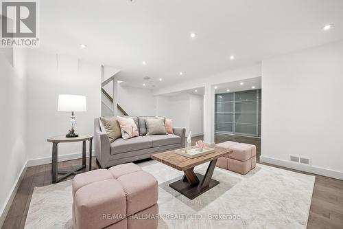 7 Veery Place, Toronto, ON - Indoor Photo Showing Living Room