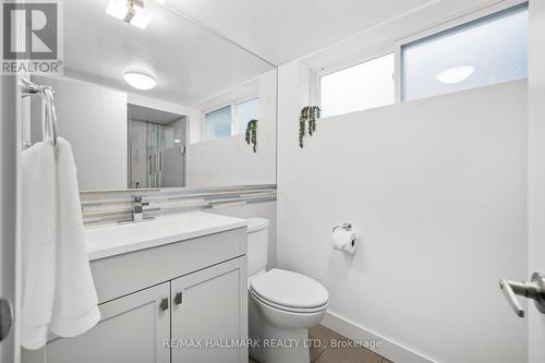 7 Veery Place, Toronto, ON - Indoor Photo Showing Bathroom