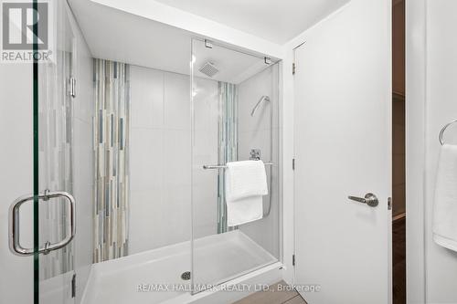 7 Veery Place, Toronto, ON - Indoor Photo Showing Bathroom