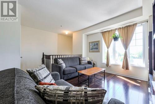 25D Hobson Avenue, Toronto, ON - Indoor Photo Showing Living Room