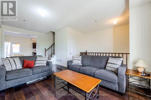 25D Hobson Avenue, Toronto, ON - Indoor Photo Showing Living Room