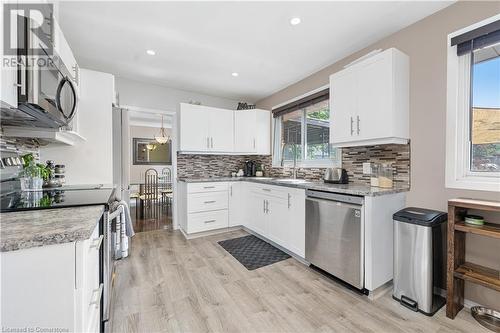 259 Riverview Boulevard, St. Catharines, ON - Indoor Photo Showing Kitchen With Upgraded Kitchen