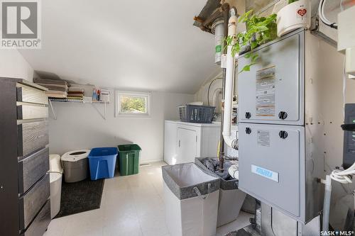 62 Charles Crescent, Regina, SK - Indoor Photo Showing Laundry Room