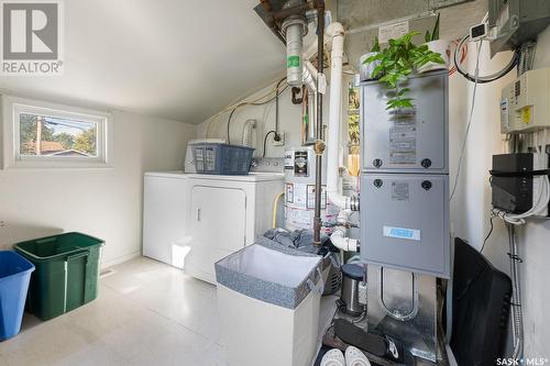 62 Charles Crescent, Regina, SK - Indoor Photo Showing Laundry Room