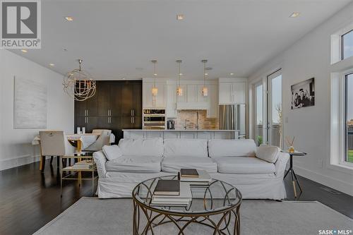 519 Pritchard Crescent, Saskatoon, SK - Indoor Photo Showing Living Room