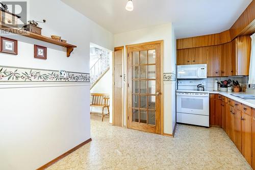 123 Boehmer Blvd, Sault Ste. Marie, ON - Indoor Photo Showing Kitchen