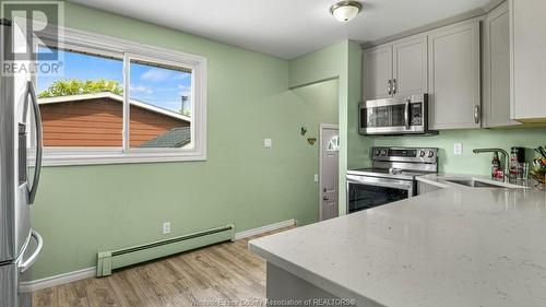 5056 Colbourne Drive, Windsor, ON - Indoor Photo Showing Kitchen