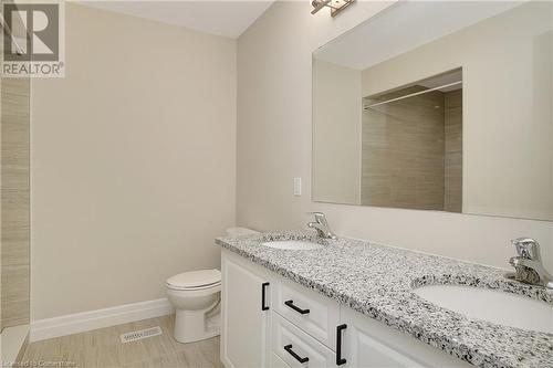 40 Bastien Street Unit# 7, Cambridge, ON - Indoor Photo Showing Bathroom