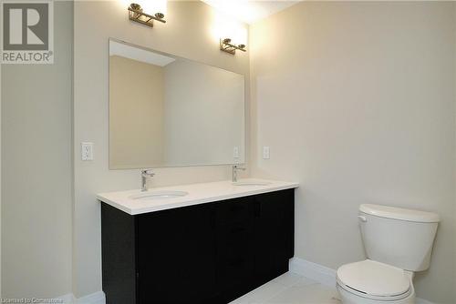 40 Bastien Street Unit# 11, Cambridge, ON - Indoor Photo Showing Bathroom