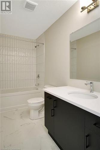 40 Bastien Street Unit# 11, Cambridge, ON - Indoor Photo Showing Bathroom