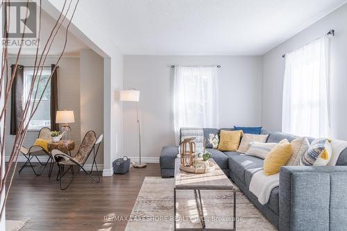 1601 Stanton Road S, Cobourg, ON - Indoor Photo Showing Living Room