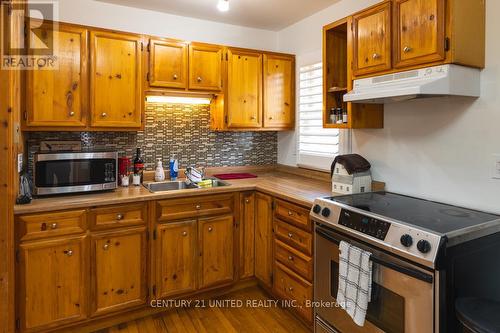 568 Paterson Street, Peterborough (Otonabee), ON - Indoor Photo Showing Kitchen With Double Sink