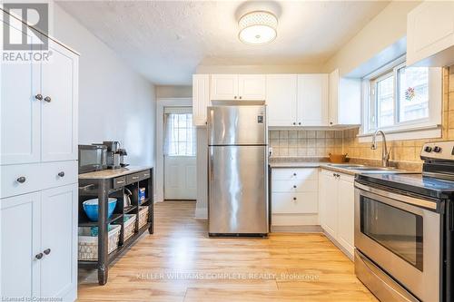 10 Welland Vale Road, St. Catharines, ON - Indoor Photo Showing Kitchen