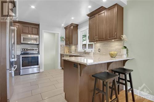 2063 Neepawa Avenue, Ottawa, ON - Indoor Photo Showing Kitchen With Upgraded Kitchen