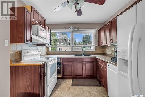 1901 Sommerfeld Avenue, Saskatoon, SK - Indoor Photo Showing Kitchen With Double Sink