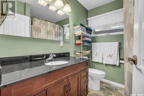 1901 Sommerfeld Avenue, Saskatoon, SK - Indoor Photo Showing Bathroom