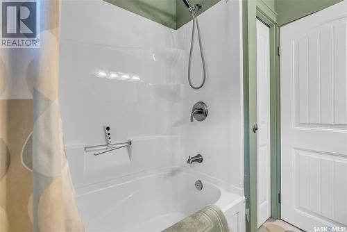 1901 Sommerfeld Avenue, Saskatoon, SK - Indoor Photo Showing Bathroom