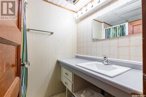 1901 Sommerfeld Avenue, Saskatoon, SK - Indoor Photo Showing Bathroom