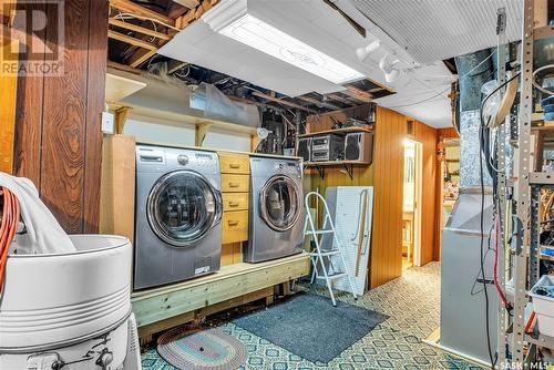 1901 Sommerfeld Avenue, Saskatoon, SK - Indoor Photo Showing Laundry Room