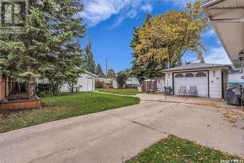 1901 Sommerfeld Avenue, Saskatoon, SK - Outdoor