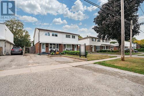 298 Waverly Street S, Oshawa (Vanier), ON - Outdoor With Facade